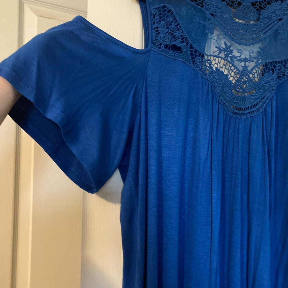 Dress - Picture 2 of 4